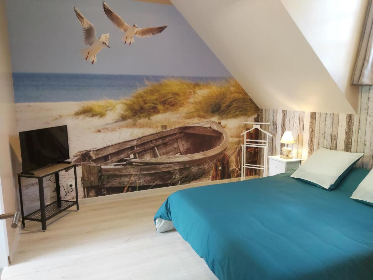 Bed and Breakfast Le Bonheur Des Plumes Montmartin-en-Graignes Экстерьер фото