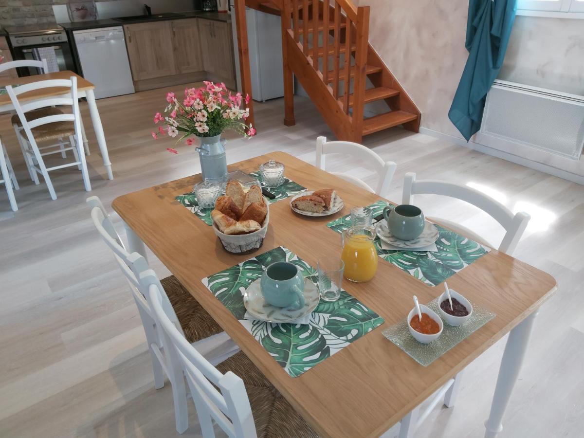 Bed and Breakfast Le Bonheur Des Plumes Montmartin-en-Graignes Экстерьер фото